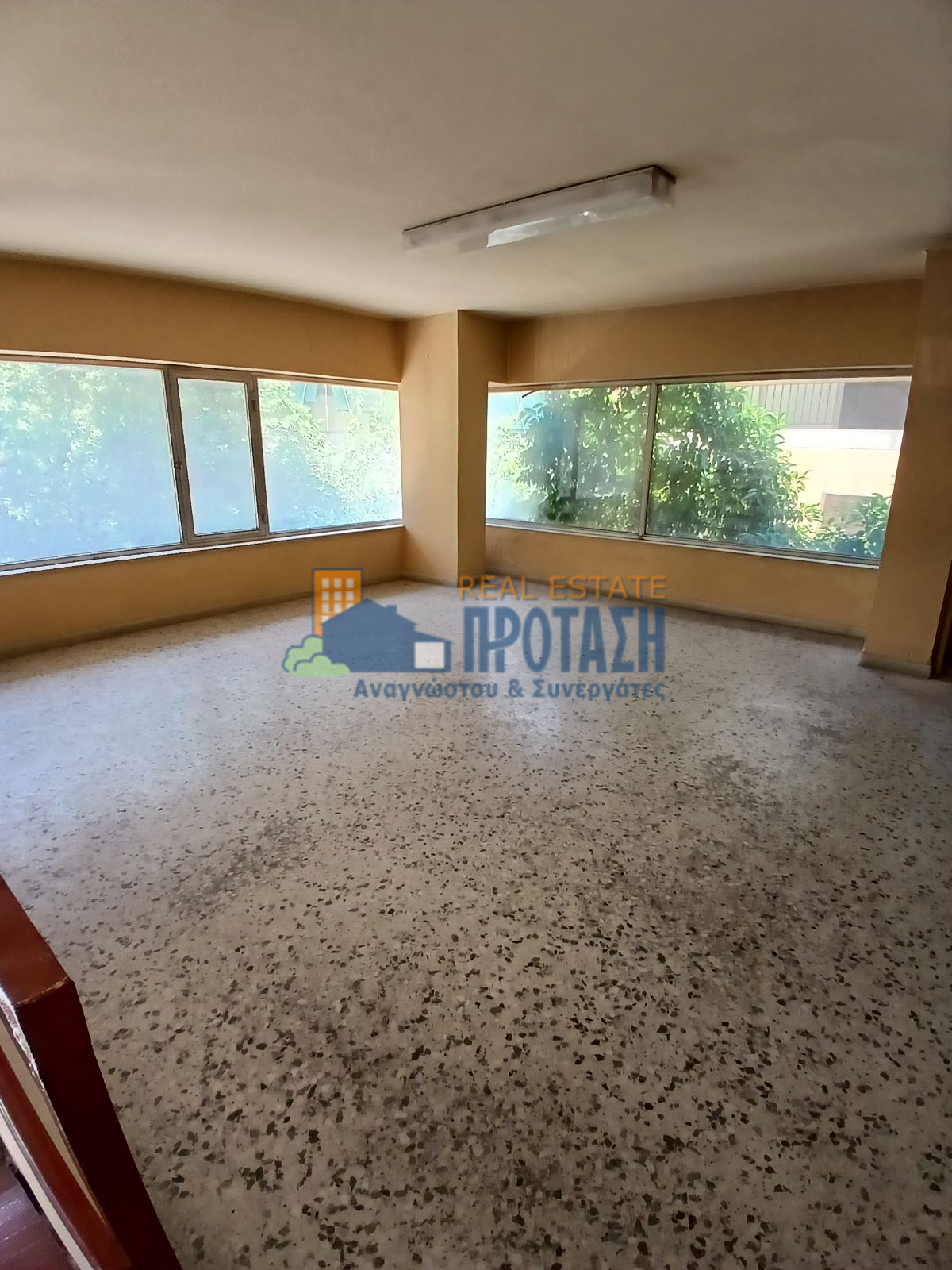 property-img